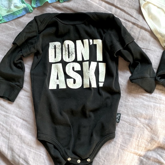 NUNUNU 12-18 onesie - Picture 1 of 2